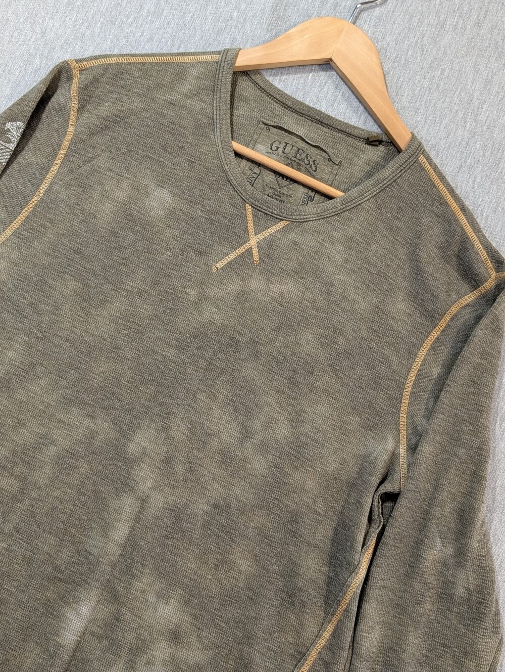 Guess Distressed Long Sleeve T-Shirt Men's XL Brown Stretch